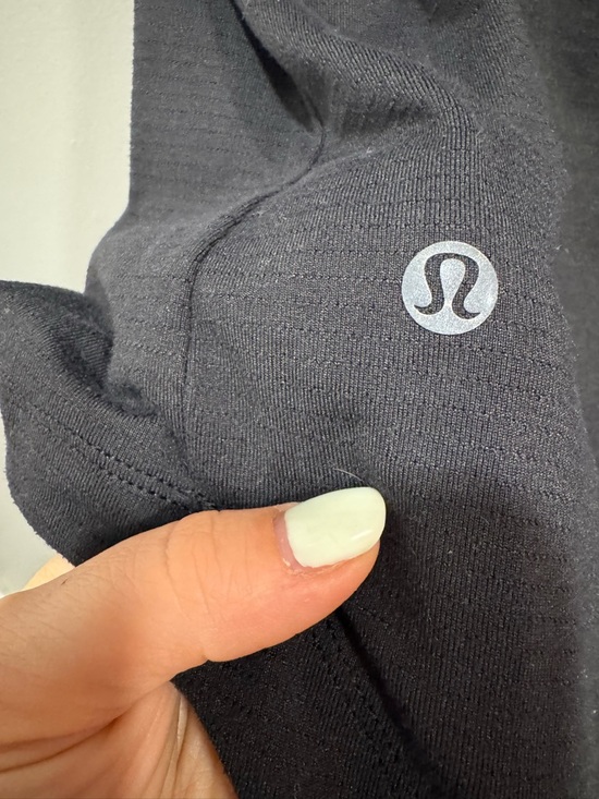 Lululemon License To Train Short Sleeve Shirt in Black Size Small - Picture 5 of 5